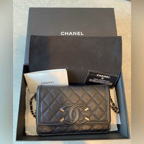 CHANEL WOC (Wallet on Chain) Handbag in Gold Filigree and Caviar Leather - Picture 1 of 12
